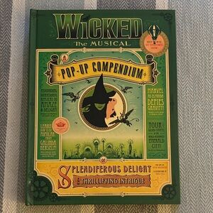 Wicked The Musical Pop-Up Compendium - Emerald and Gold Edition